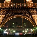 Eiffel-Tower-Light-iPhone-5-wallpaper-ilikewallpaper_com